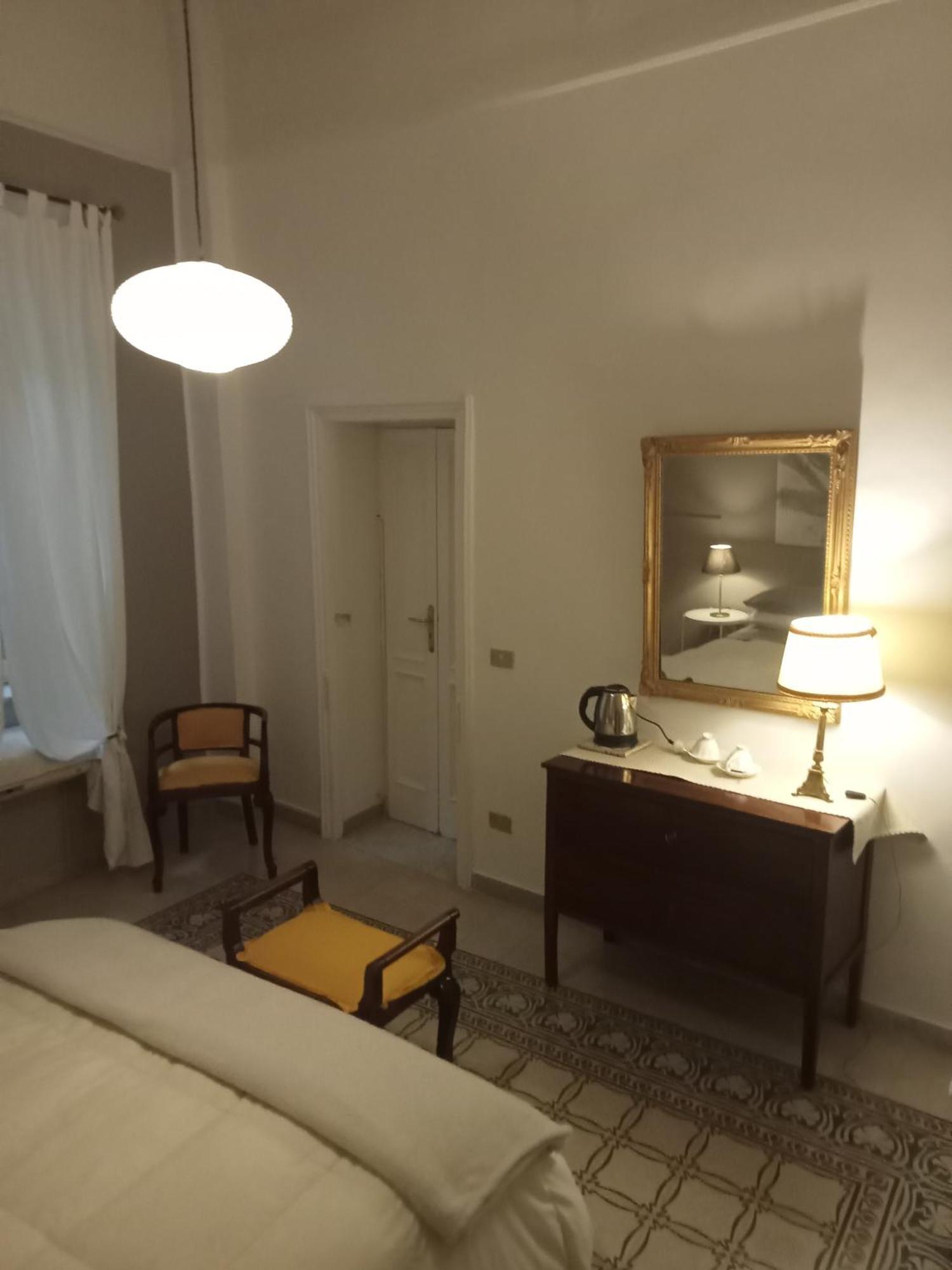 Altera Domus Bed and Breakfast Napels Kamer foto